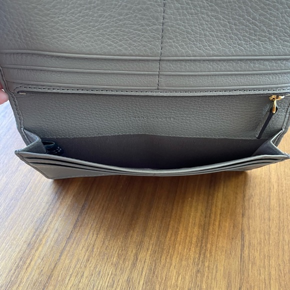 Marc Jacobs Leather Grain Texture Wallet - Picture 5 of 5